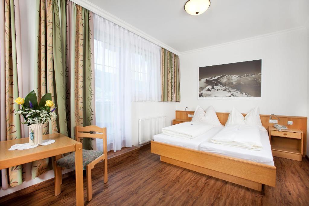 Hotel Grundlhof Bramberg am Wildkogel Kamer foto