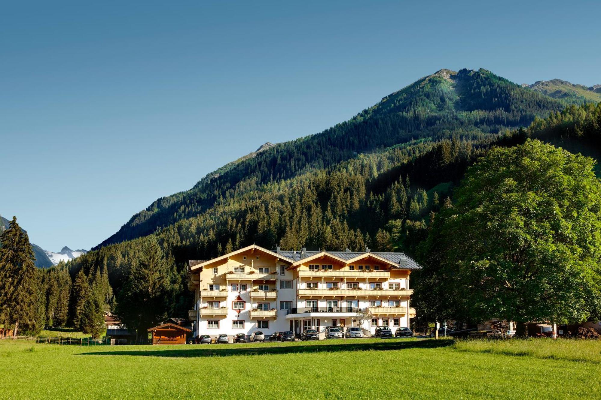 Hotel Grundlhof Bramberg am Wildkogel Buitenkant foto