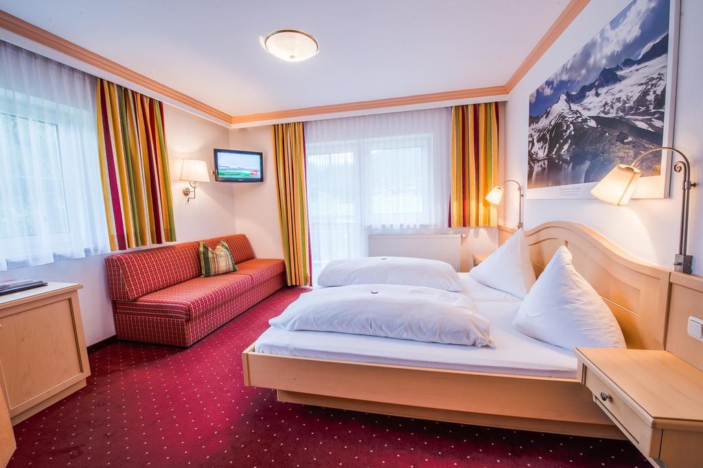 Hotel Grundlhof Bramberg am Wildkogel Buitenkant foto