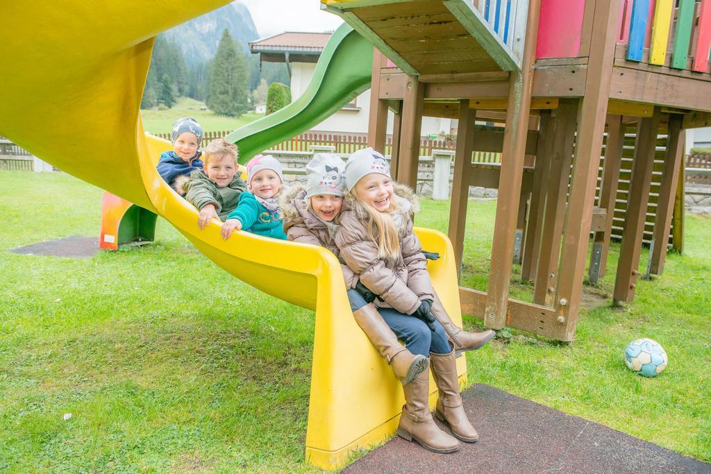 Hotel Grundlhof Bramberg am Wildkogel Buitenkant foto