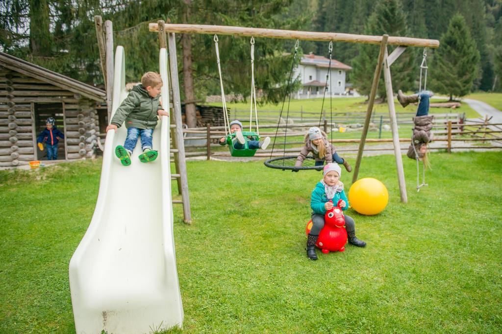 Hotel Grundlhof Bramberg am Wildkogel Buitenkant foto