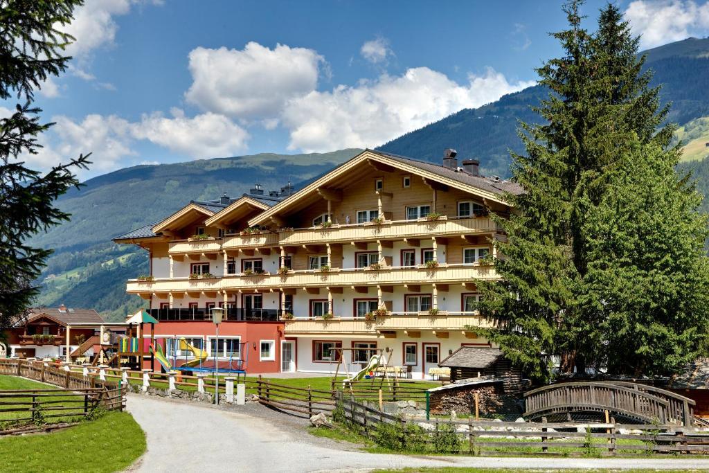 Hotel Grundlhof Bramberg am Wildkogel Buitenkant foto